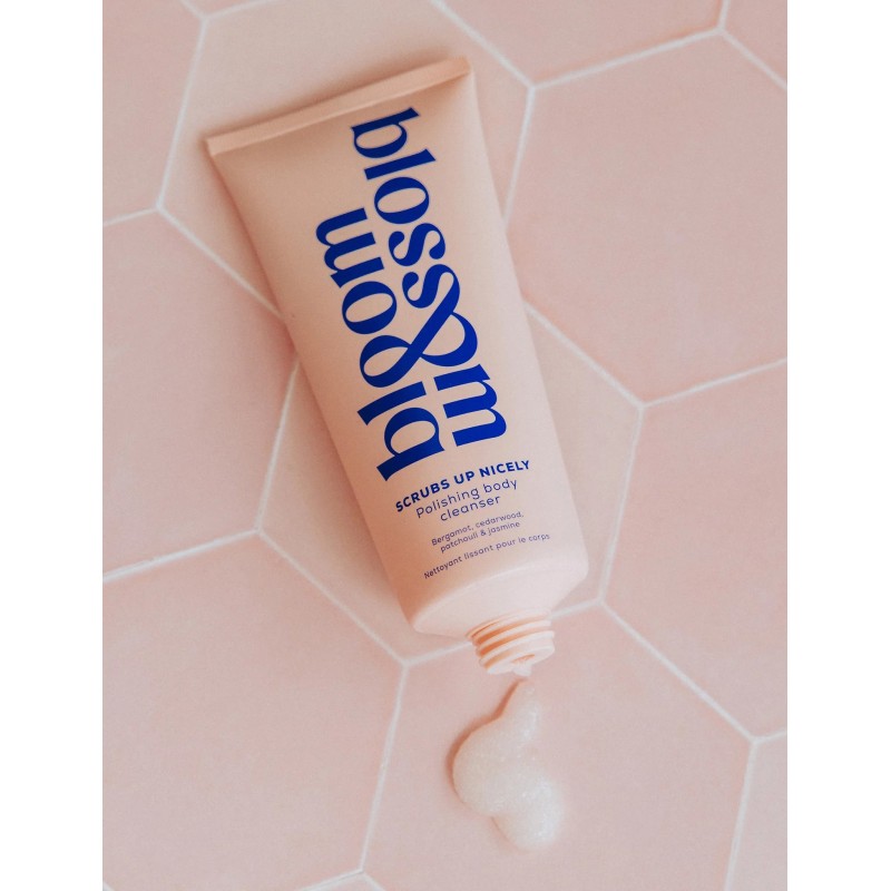 SCRUBS UP NICELY Polishing Body Cleanser Kooriv keha puhastusvahend, 200 g