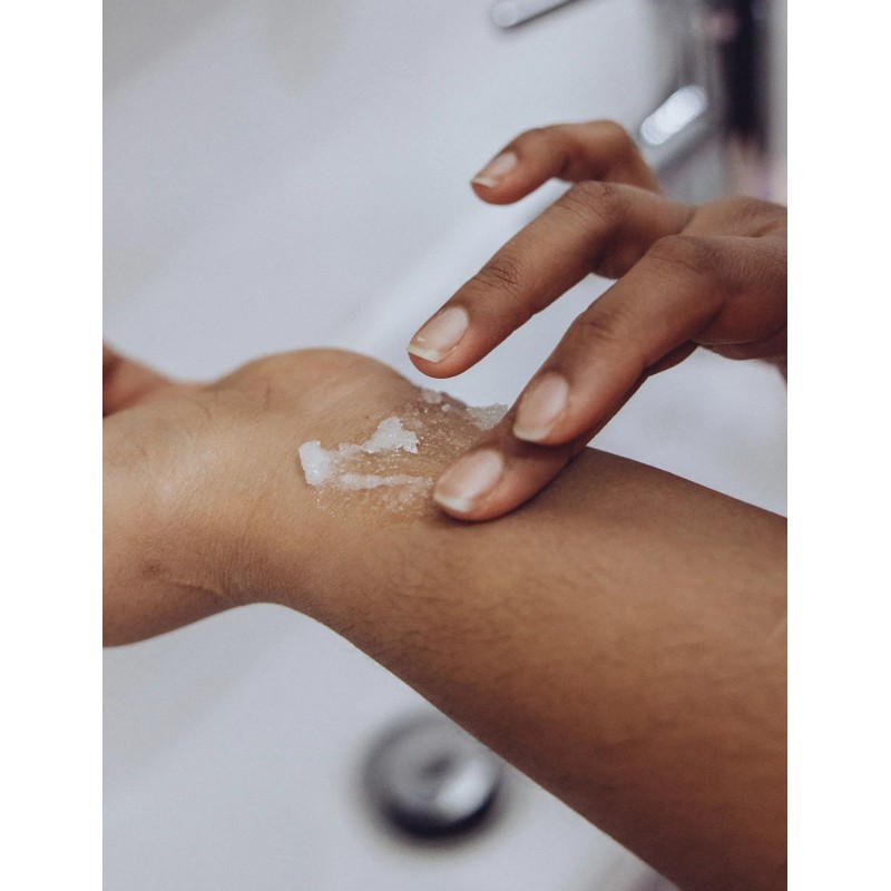 SCRUBS UP NICELY Polishing Body Cleanser Kooriv keha puhastusvahend, 200 g